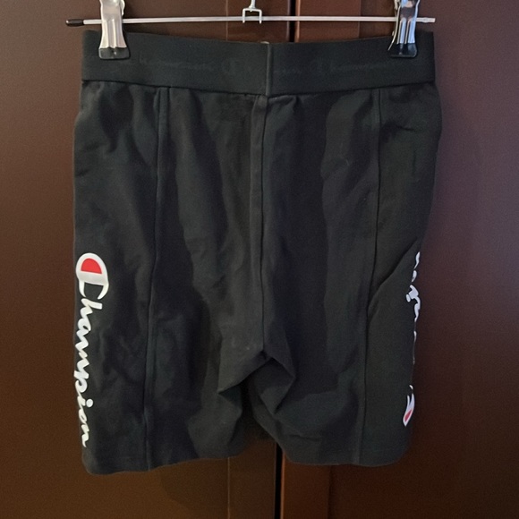Champion shorts - Picture 2 of 2